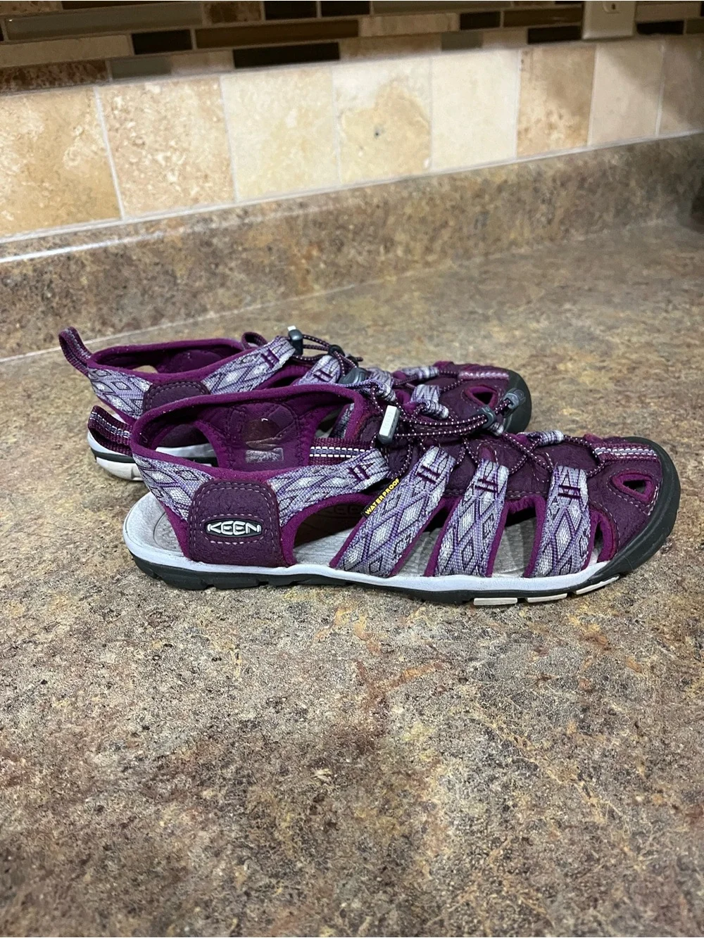KEEN Women’s Size 8 Purple Newport H2 Water Hiking Sport Sandals Vacation